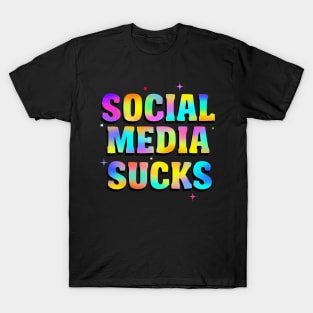 Social media sucks typography T-Shirt